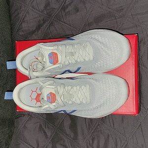 New Balance Women Sneaker size 8